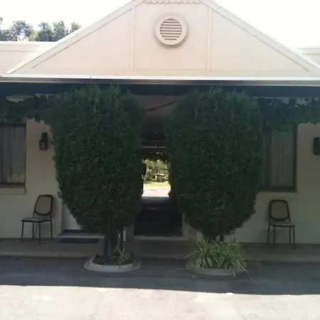 The Wayfarer Motel-2