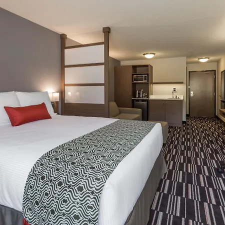 Microtel Inn & Suites By Wyndham Fort Saint John-3