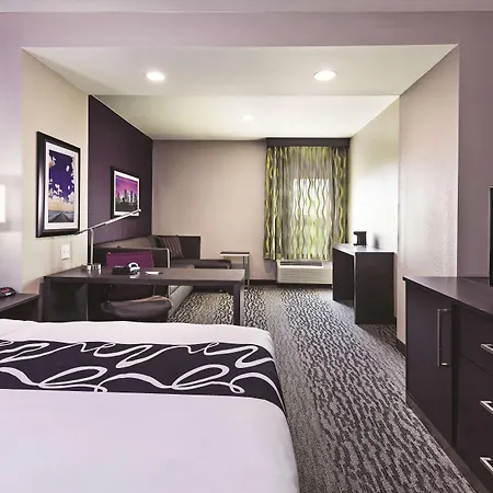 La Quinta By Wyndham College Station South-3