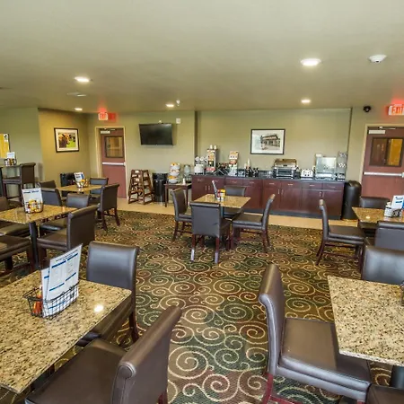 Cobblestone Inn & Suites-Winterset-2