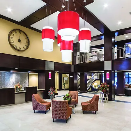 Clubhouse Hotel & Suites Fargo-3