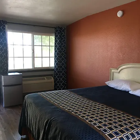 Valley Motel-2