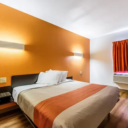 Motel 6-Jourdanton, Tx-2