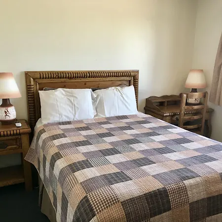 Four Corners Inn-2