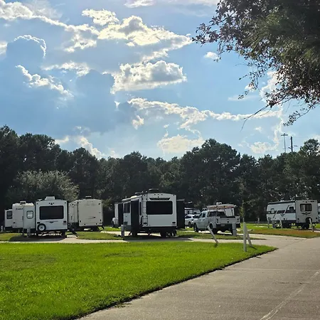 Winnie Inn Suites & Rv Park-3