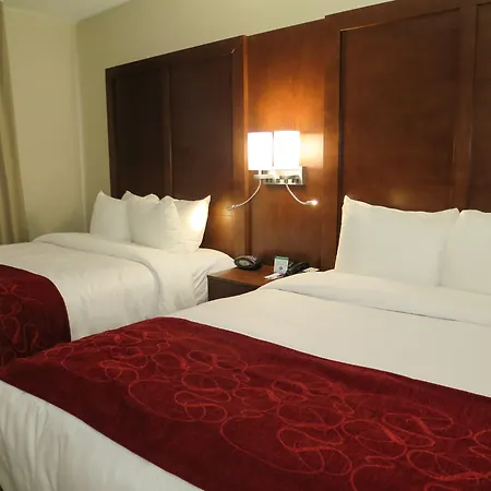 Comfort Suites Regina - Diefenbaker Corridor-3