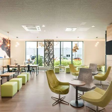Super 8 By Wyndham Munich City North-2
