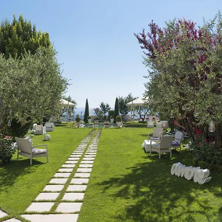 Grand Hotel Biffy-2