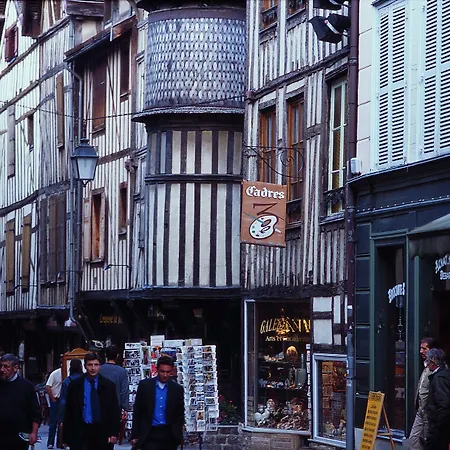 B&B HOTEL Troyes Centre-2
