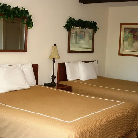 Passion Play Road Inn - Formerly Statue Road Inn-2