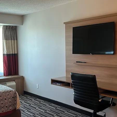 Microtel Inn & Suites By Wyndham Sudbury-3