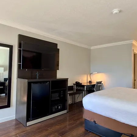 The Orchard Hotel Ukiah Wine Country Free Breakfast, Pool, & Hot Tub-2