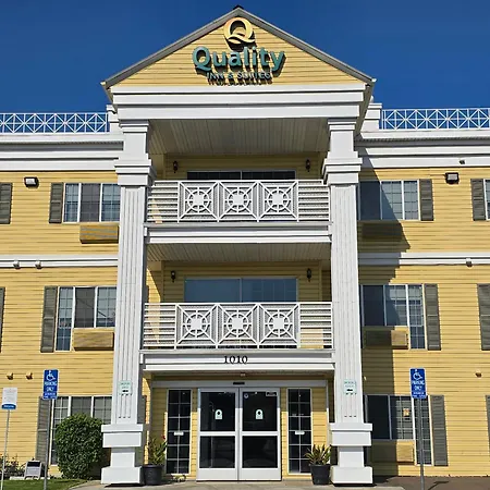 Quality Inn & Suites Tulare-2