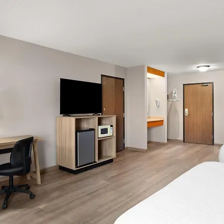 Days Inn By Wyndham Spearfish-2