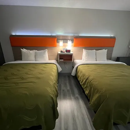 Quality Inn & Suites Ottumwa North-2