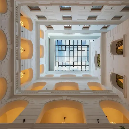 Mystery Hotel Budapest, Preferred Hotels & Resorts-2