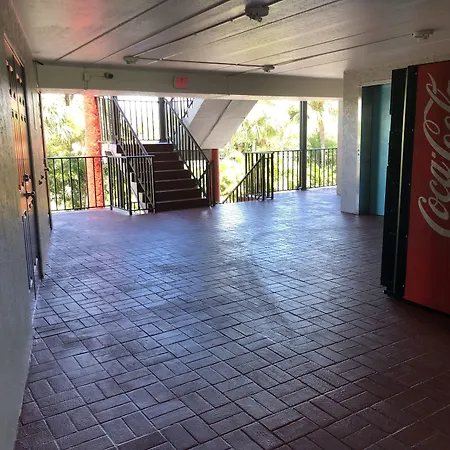 Sun Coast Inn-2