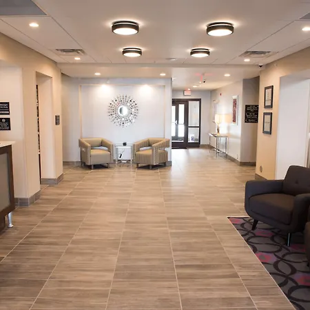 Hampton Inn & Suites Bay City-3