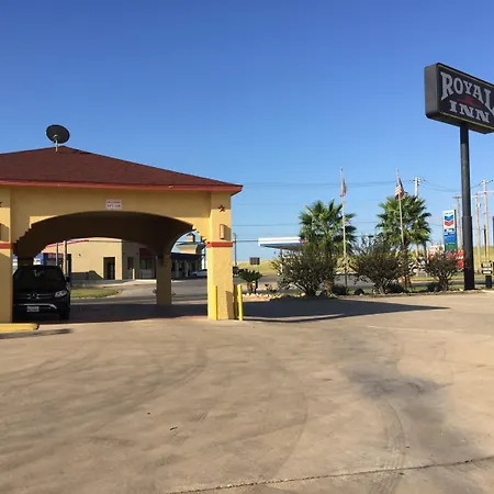 Royal Inn Pearsall-3