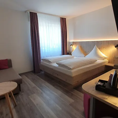 Hotel Neuenburger Hof-3