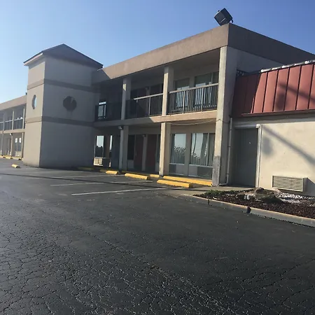 Travelodge By Wyndham Richmond Kentucky-3