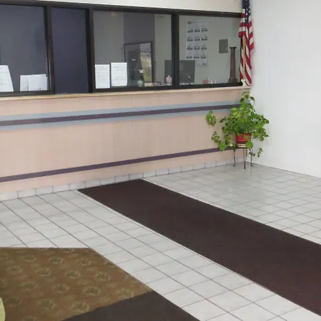 Travelodge By Wyndham Richmond Kentucky-3