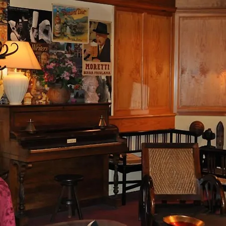 Le Vieux Carré-3