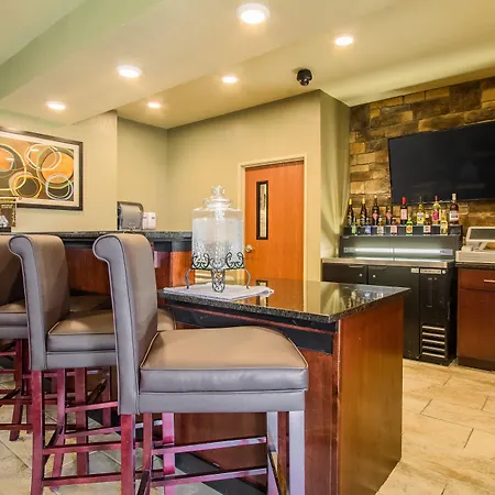 Cobblestone Hotel & Suites - Orrville-3
