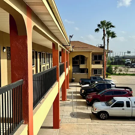 Texas Inn And Suites City Center At University Dr.-2