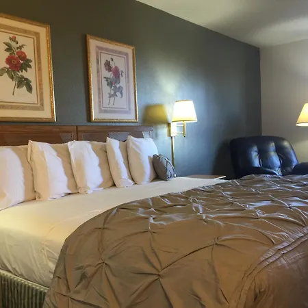 Amerihost Inn & Suites Fulton-2