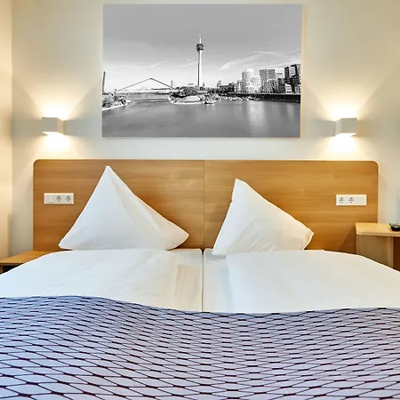 McDreams Hotel Düsseldorf-City-2