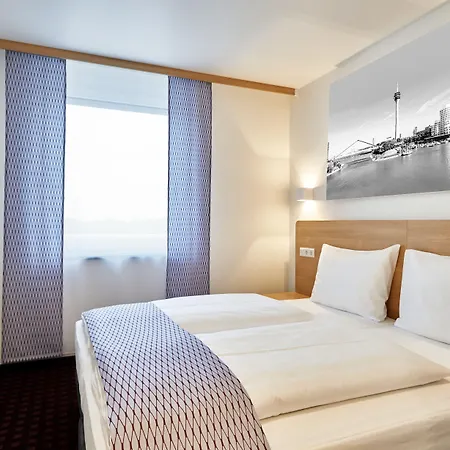 McDreams Hotel Düsseldorf-City-2