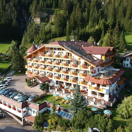 Hotel Cesa Tyrol-3