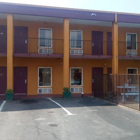 Travelers Inn Elizabethton-2