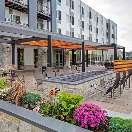 Courtyard By Marriott Appleton Riverfront-2