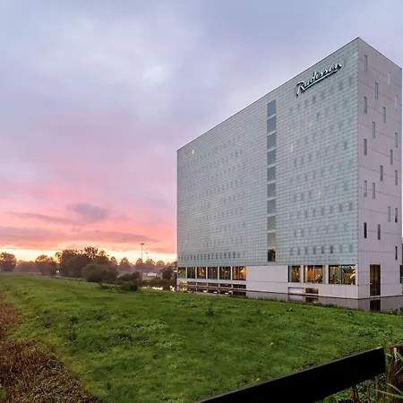 Radisson Hotel & Suites Amsterdam South-2