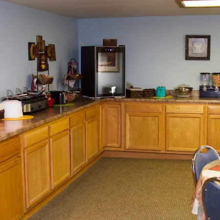 Cottonwood Inn & Suites-3