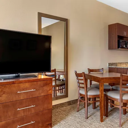 Comfort Inn & Suites Edgewood-2