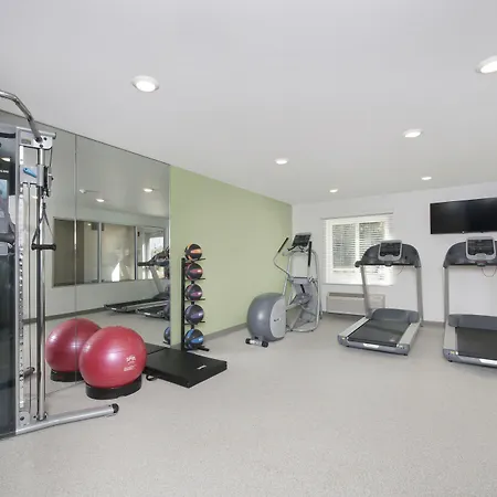 Woodspring Suites Savannah Pooler-2