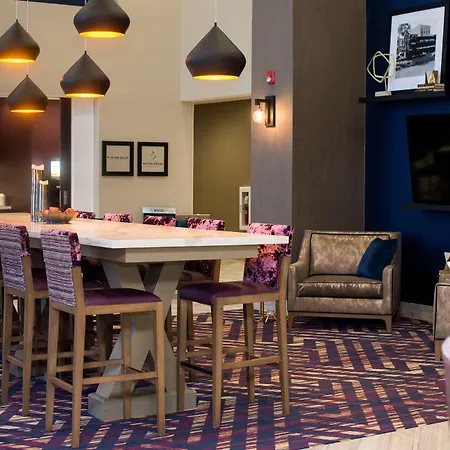 Hampton Inn & Suites Warrington Horsham-3