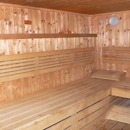 Hotel Meran Hallenbad&Sauna-2