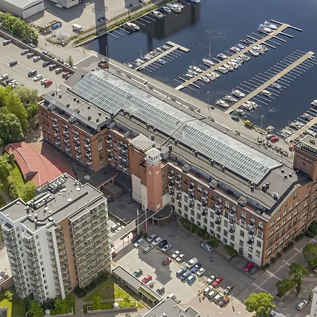 Holiday Club Tampereen Kehraeaemoe-3