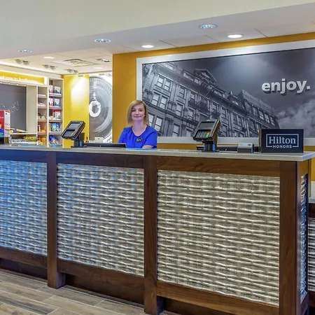 Hampton Inn & Suites Burlington-3