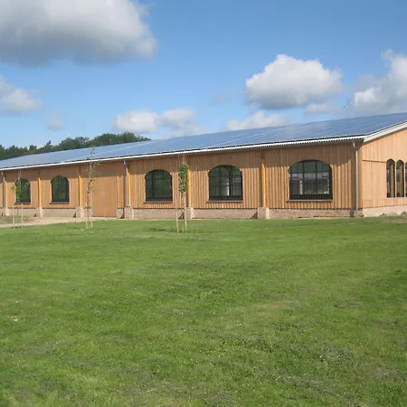 Gut Sarnow - Hotel, Restaurant und Reitanlage-3