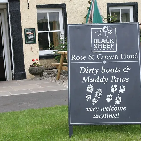 Oyo Rose & Crown Hotel-2