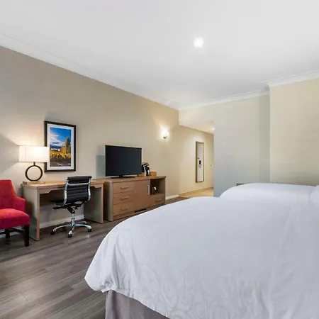 Best Western Plus Kelowna Hotel & Suites-2