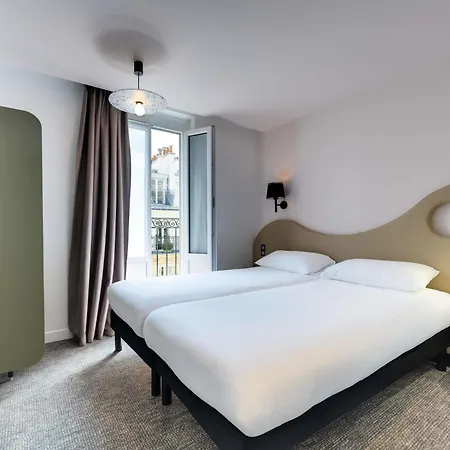 Ibis Styles Paris Cadet Lafayette-2