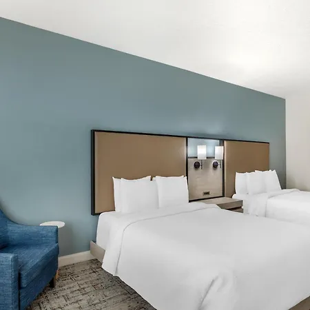 Best Western Plus Airport Inn & Suites-3