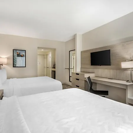 Best Western Plus Airport Inn & Suites-2