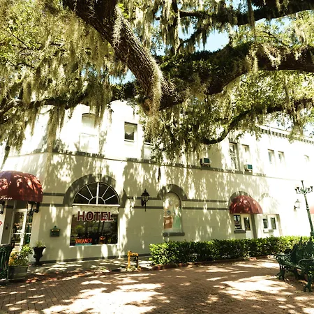 Oaak Tree Hotel-3